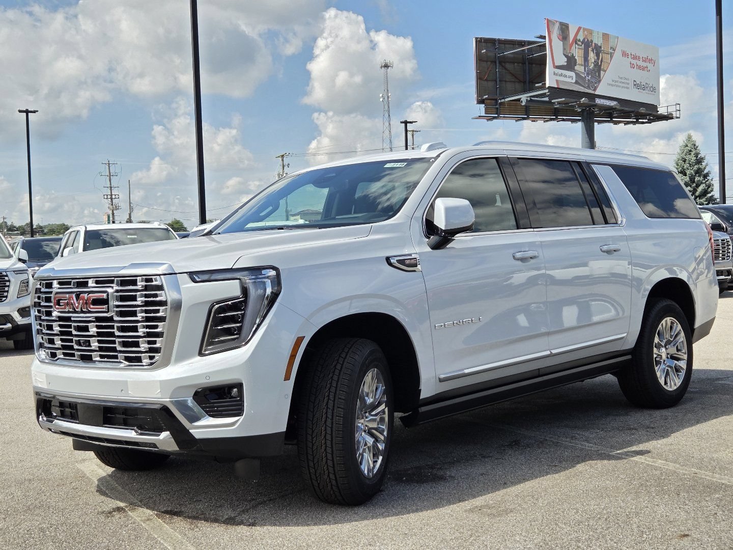New 2026 GMC Yukon XL Denali w/ Sun & Power Step Package AWD/4WD image 16