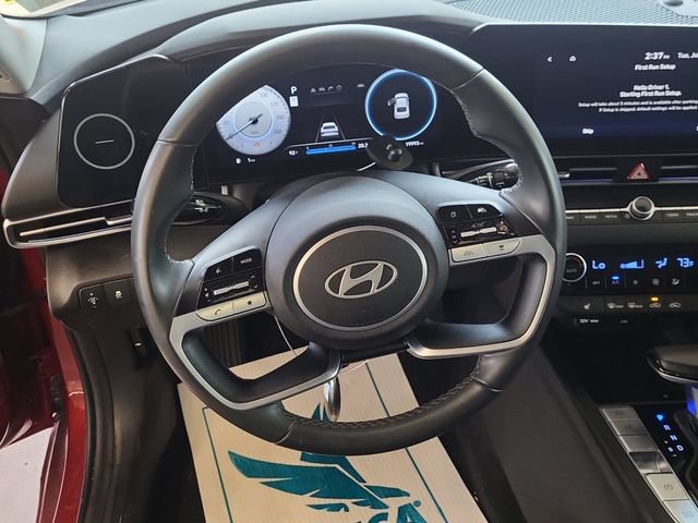Used 2025 Hyundai Elantra SEL FWD image 7