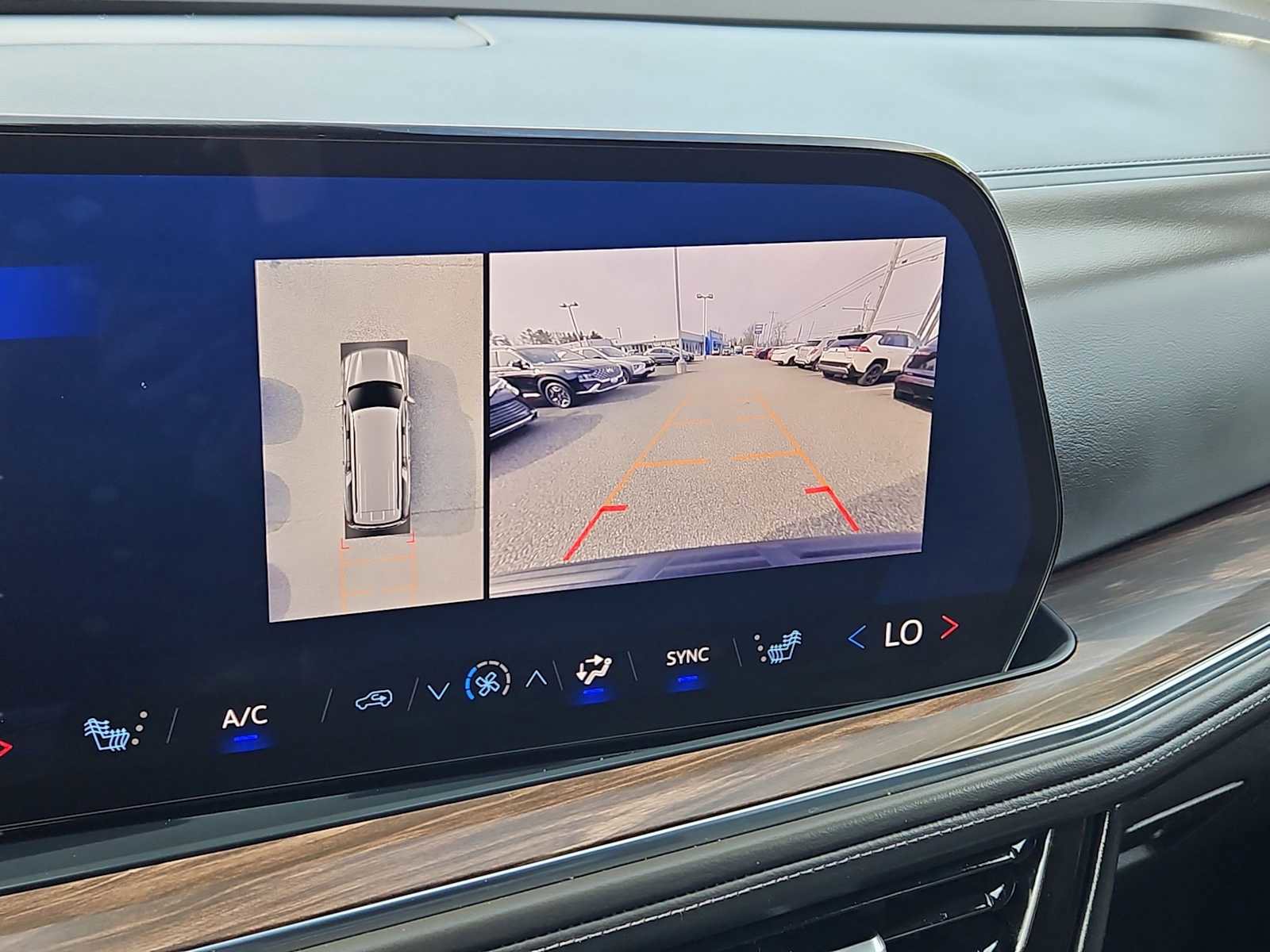 Certified 2025 Chevrolet Suburban Z71 image 16