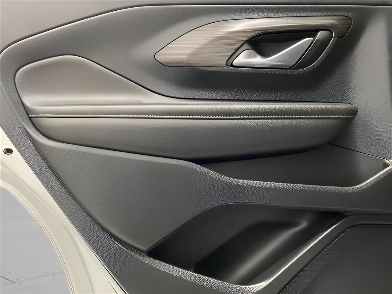 Used 2022 GMC Terrain SLT w/ Infotainment Package II image 11