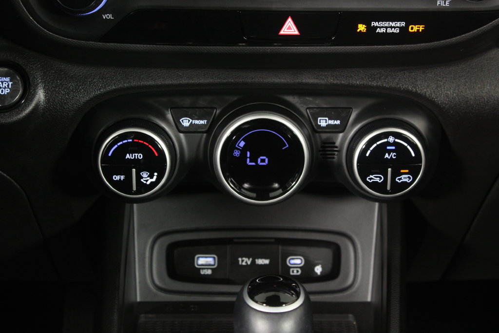 Certified 2026 Hyundai Venue SEL FWD image 21
