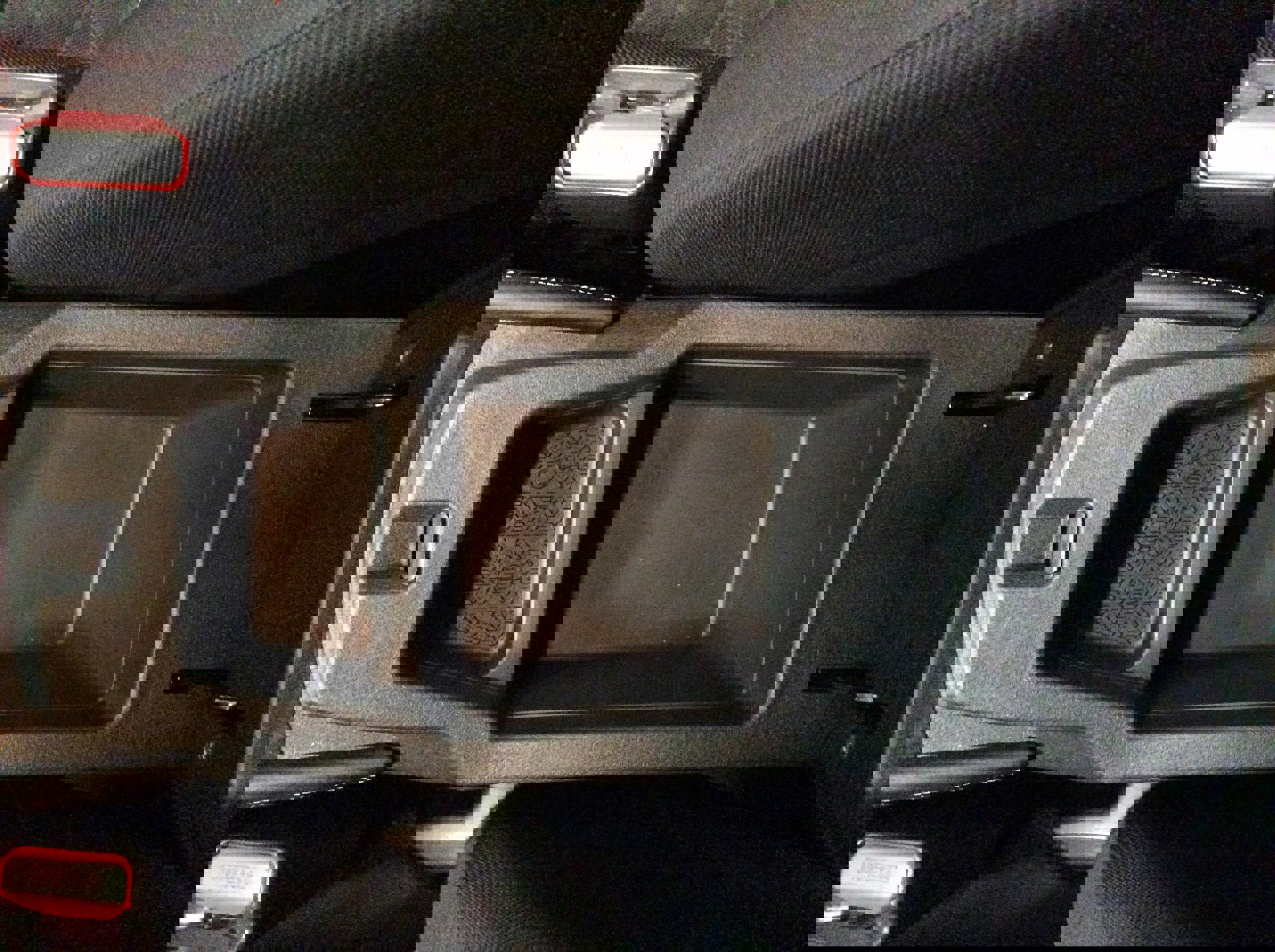 Used 2024 Nissan Kicks SR image 24