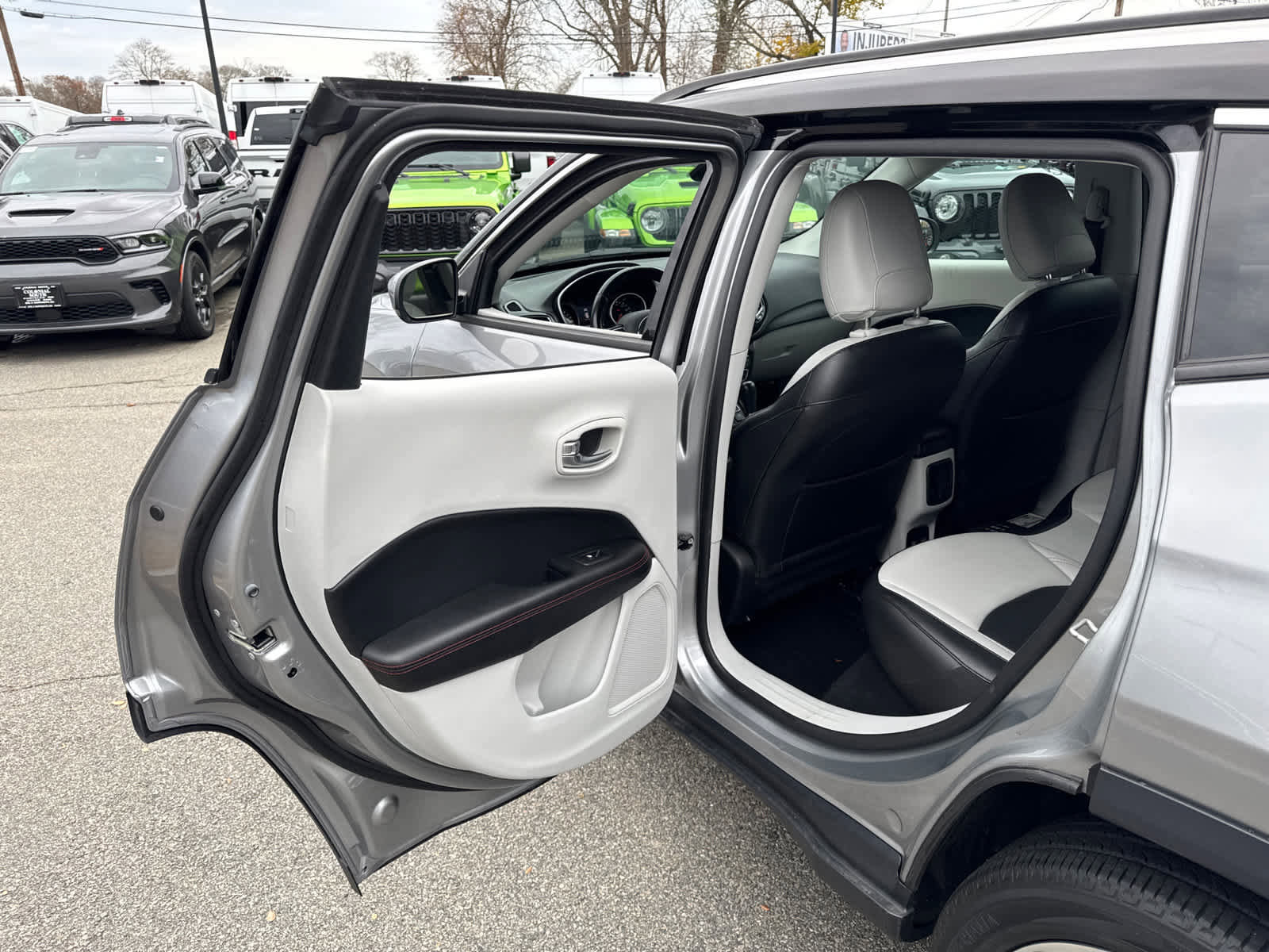 Used 2020 Jeep Compass Limited image 31