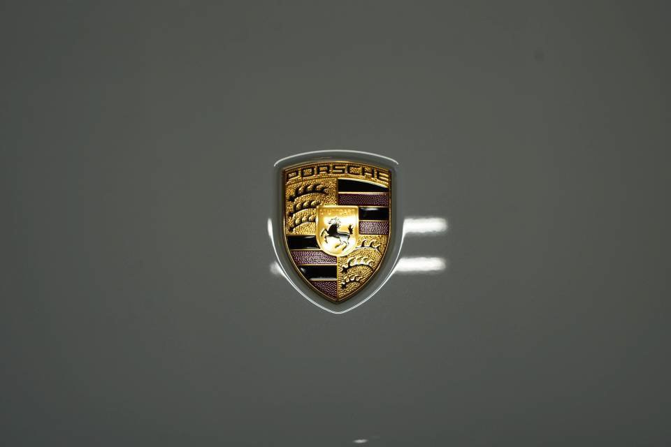 Certified 2025 Porsche Macan AWD/4WD image 29