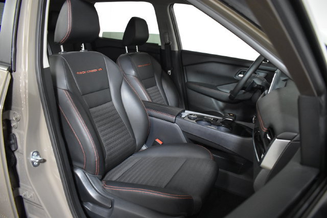 Certified 2025 Nissan Rogue SV AWD/4WD image 33