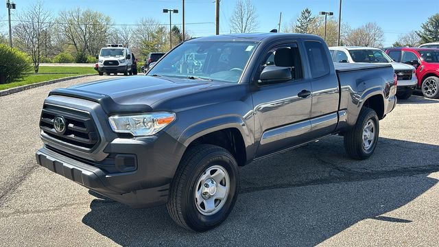 Used 2023 Toyota Tacoma SR image 3