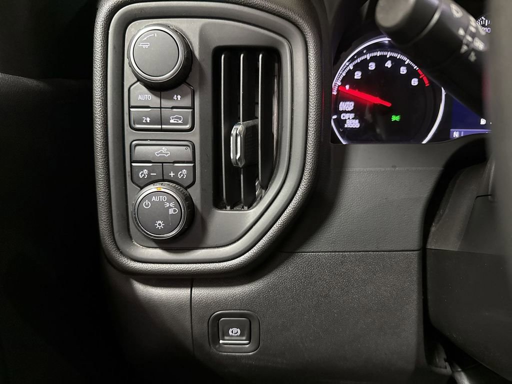 Used 2021 Chevrolet Silverado 1500 Custom w/ Safety Confidence Package AWD/4WD image 18