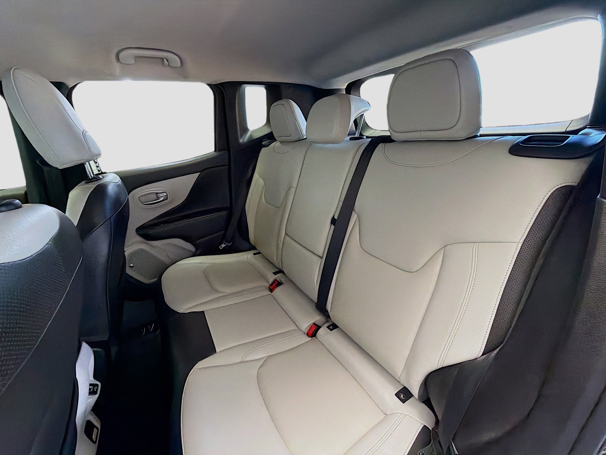 Used 2019 Jeep Renegade Limited w/ UConnect 8.4 Nav Group image 16