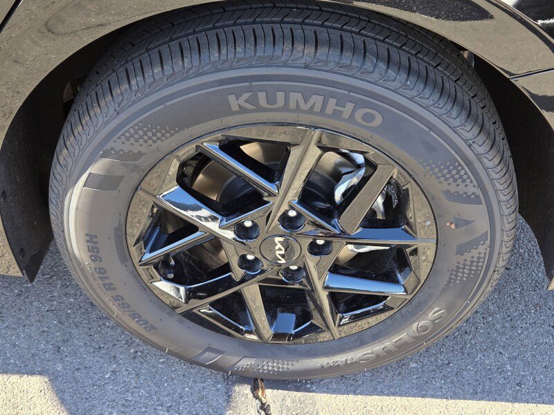 New 2026 Kia K5 LXS image 5