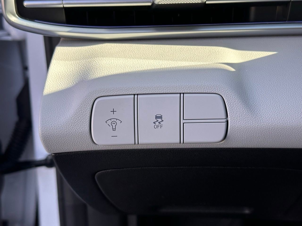 Certified 2025 Hyundai Elantra Limited image 28