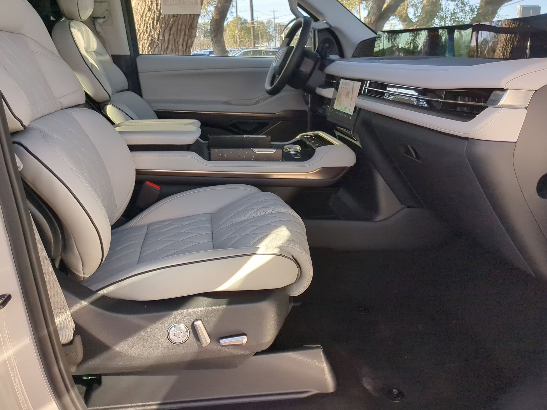 New 2026 Lincoln Navigator L Black Label w/ Black Label Special Edition image 24