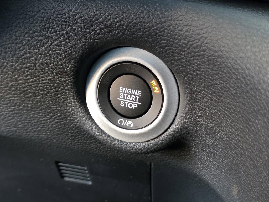 New 2026 Chrysler Pacifica Select image 28