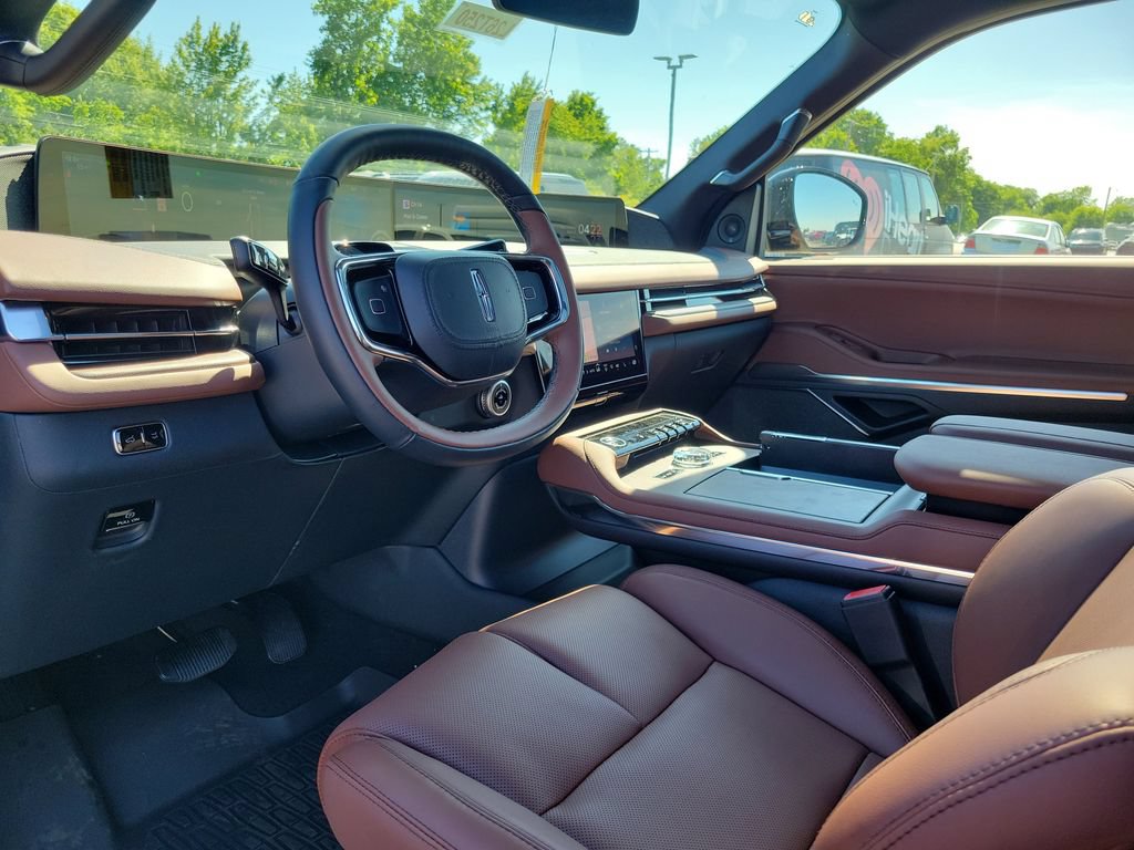 New 2026 Lincoln Navigator L Reserve AWD/4WD image 21
