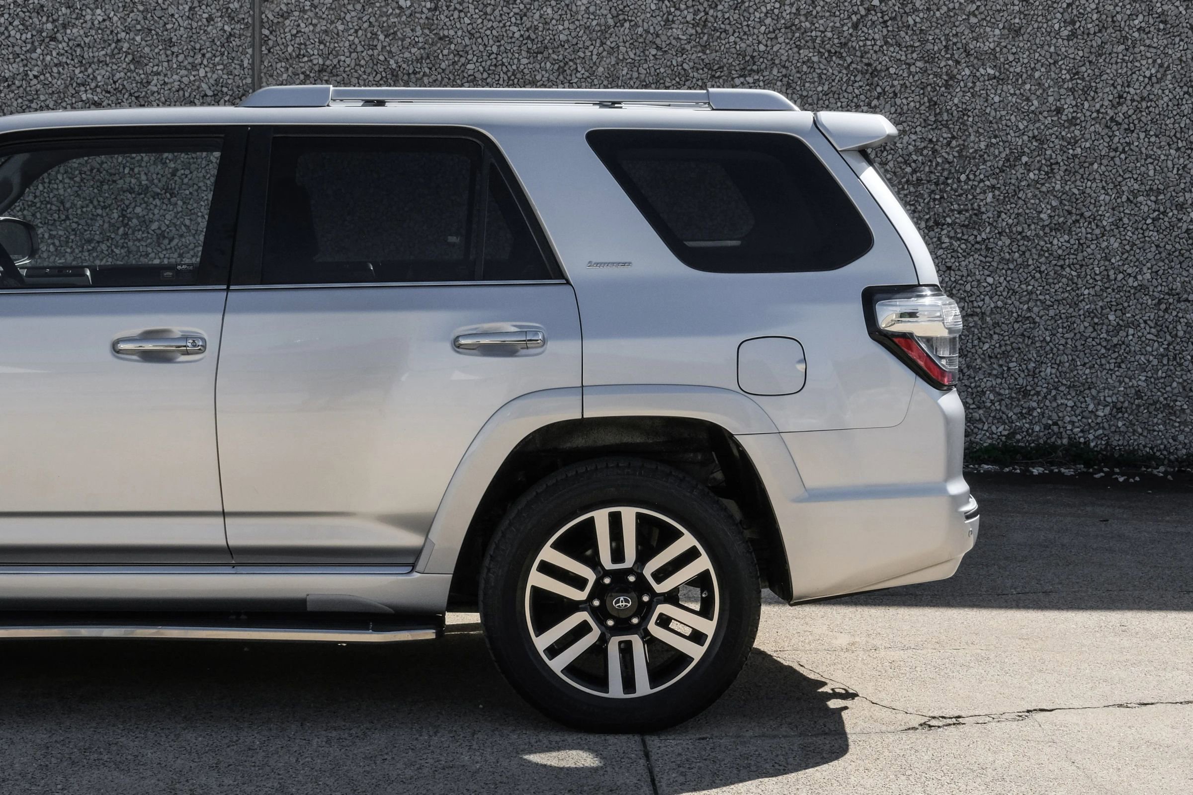 Used 2014 Toyota 4Runner Limited image 13