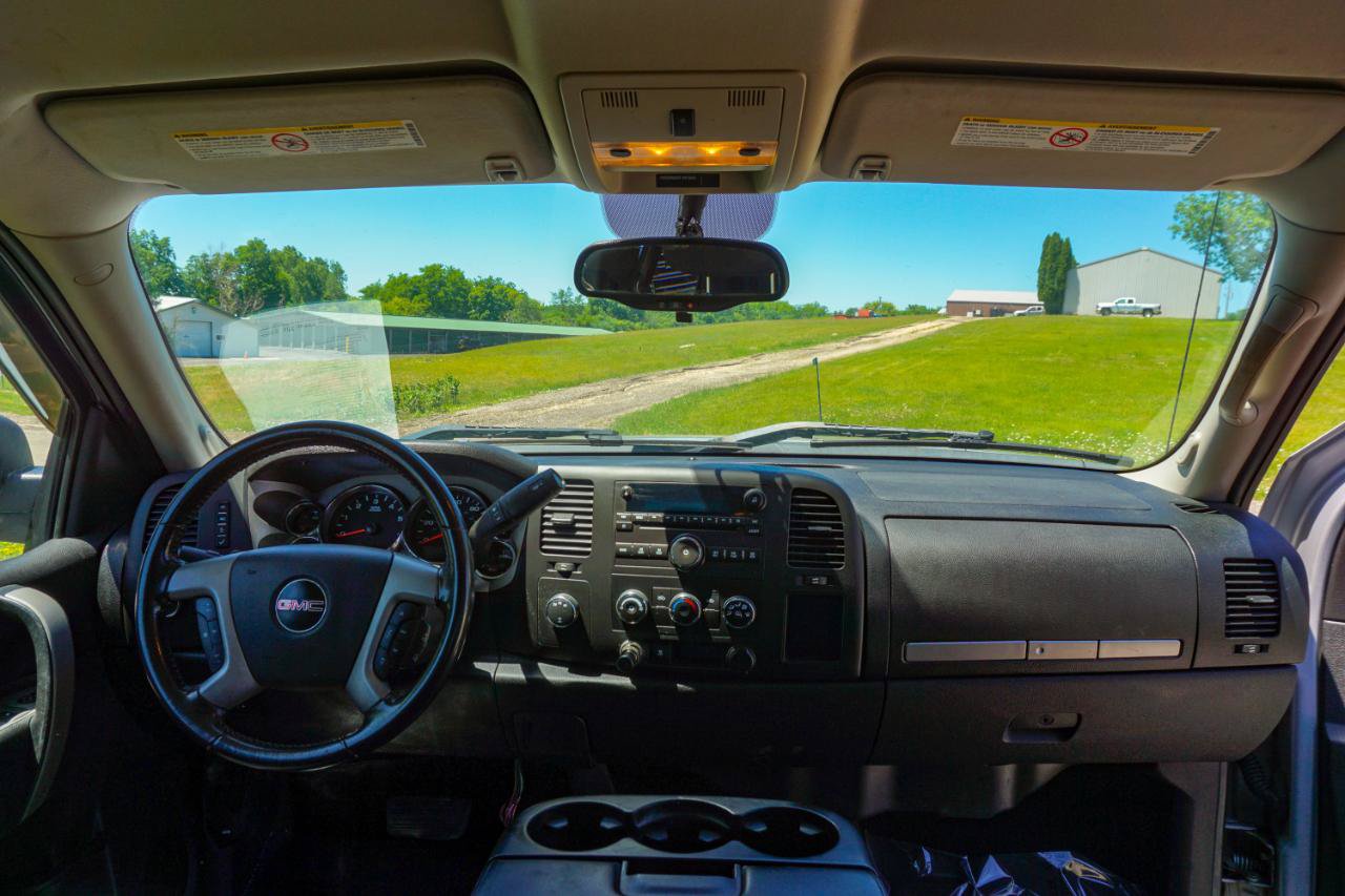 Used 2010 GMC Sierra 2500 SLE w/ SLE Preferred Package AWD/4WD image 9