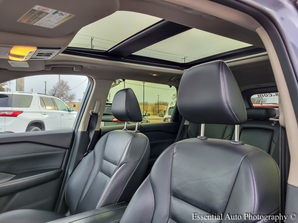Used 2025 Nissan Rogue SL w/ Tech Package image 9