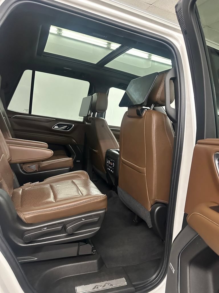 Used 2021 Chevrolet Tahoe High Country w/ Premium Package AWD/4WD image 37