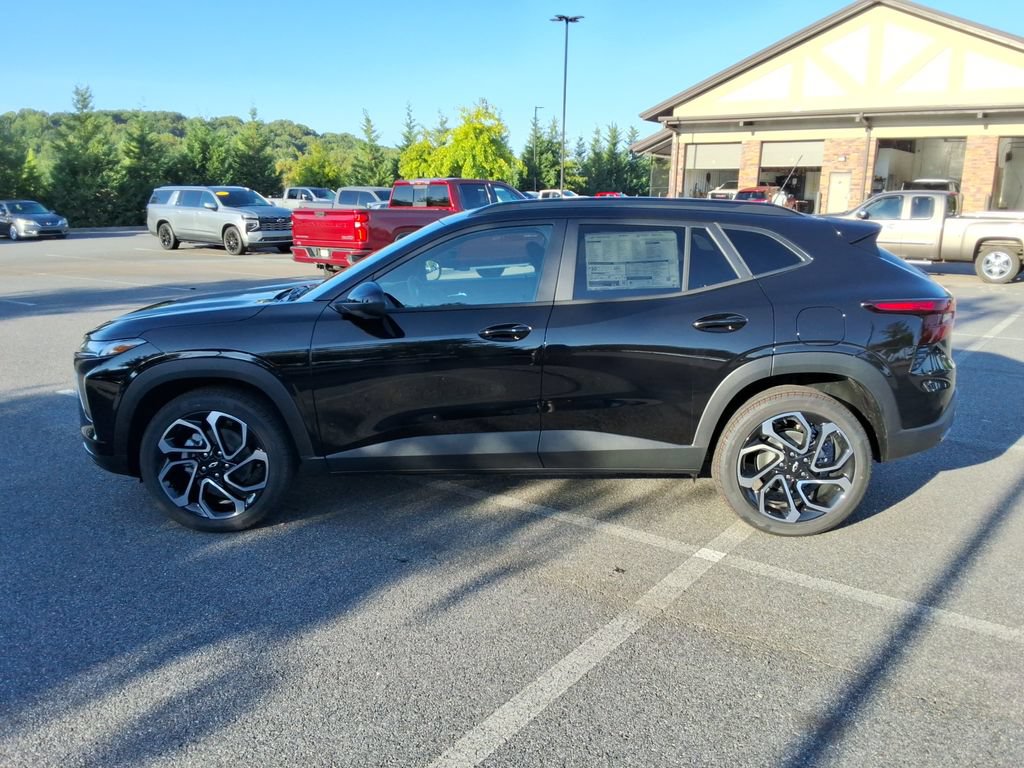 New 2026 Chevrolet Trax RS w/ Sunroof Package FWD image 8
