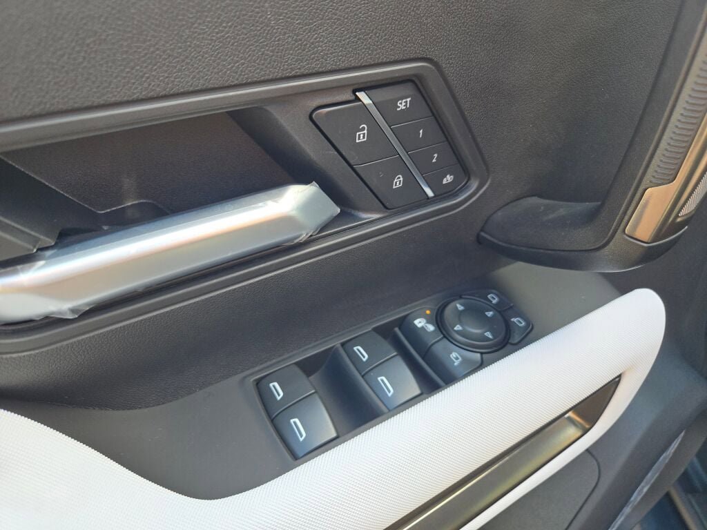 New 2025 GMC Hummer EV 2X image 23