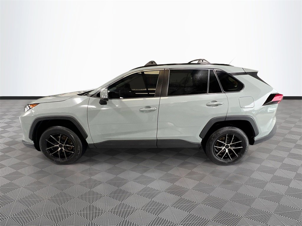 Used 2019 Toyota RAV4 XLE image 4