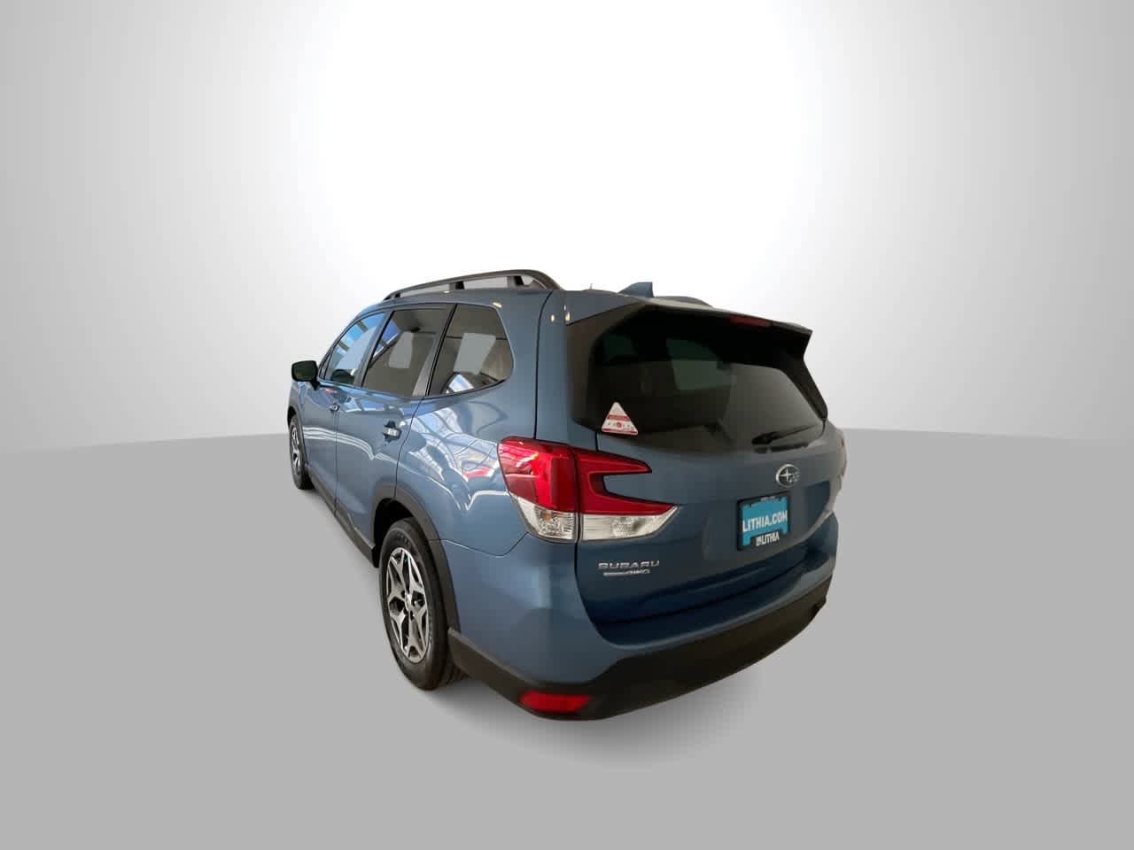 Used 2022 Subaru Forester Premium AWD/4WD image 6