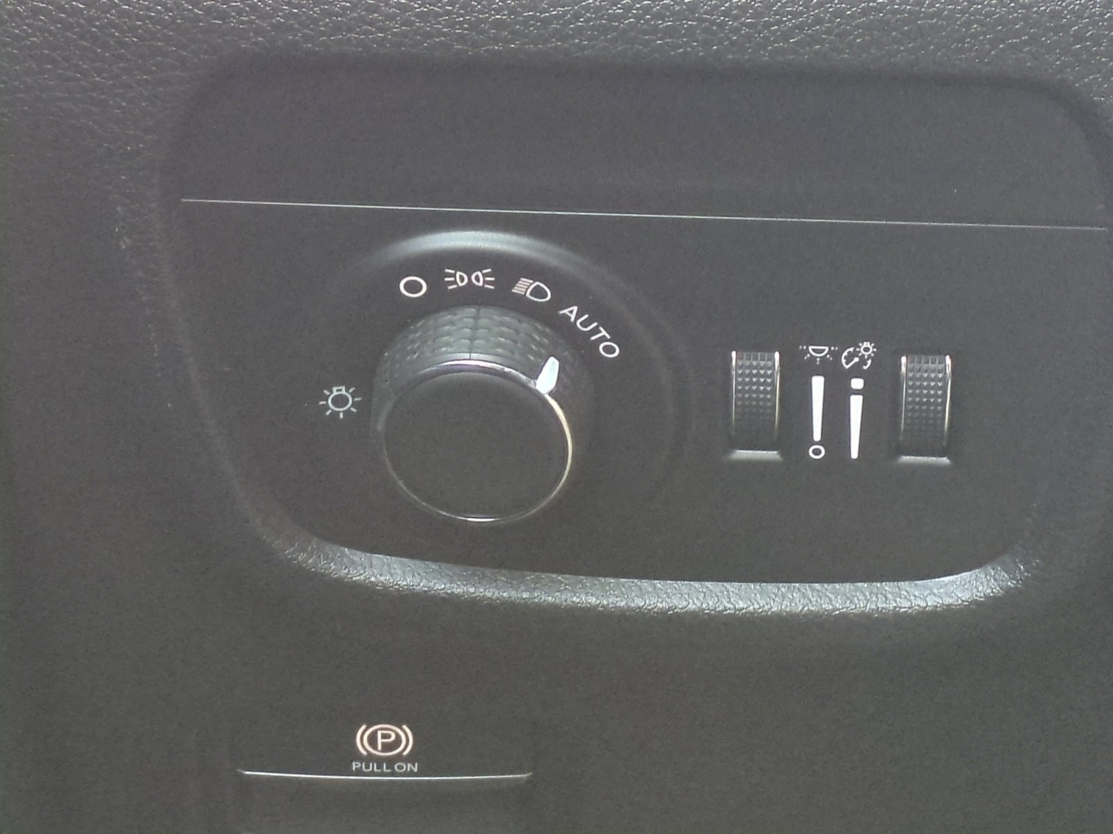 Certified 2023 Jeep Grand Cherokee Laredo image 30