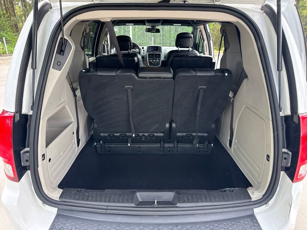 Used 2019 Dodge Grand Caravan SXT image 31