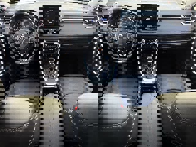 Used 2023 Toyota RAV4 XLE Premium image 11