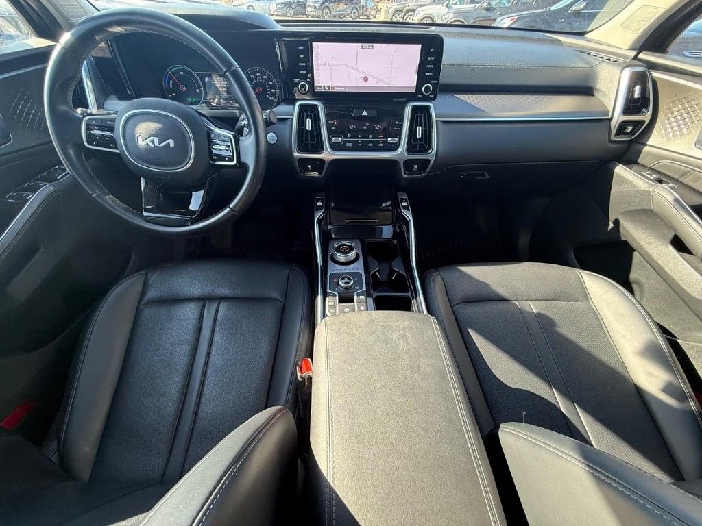 Used 2022 Kia Sorento SX w/ Panoramic Sunroof Package image 14