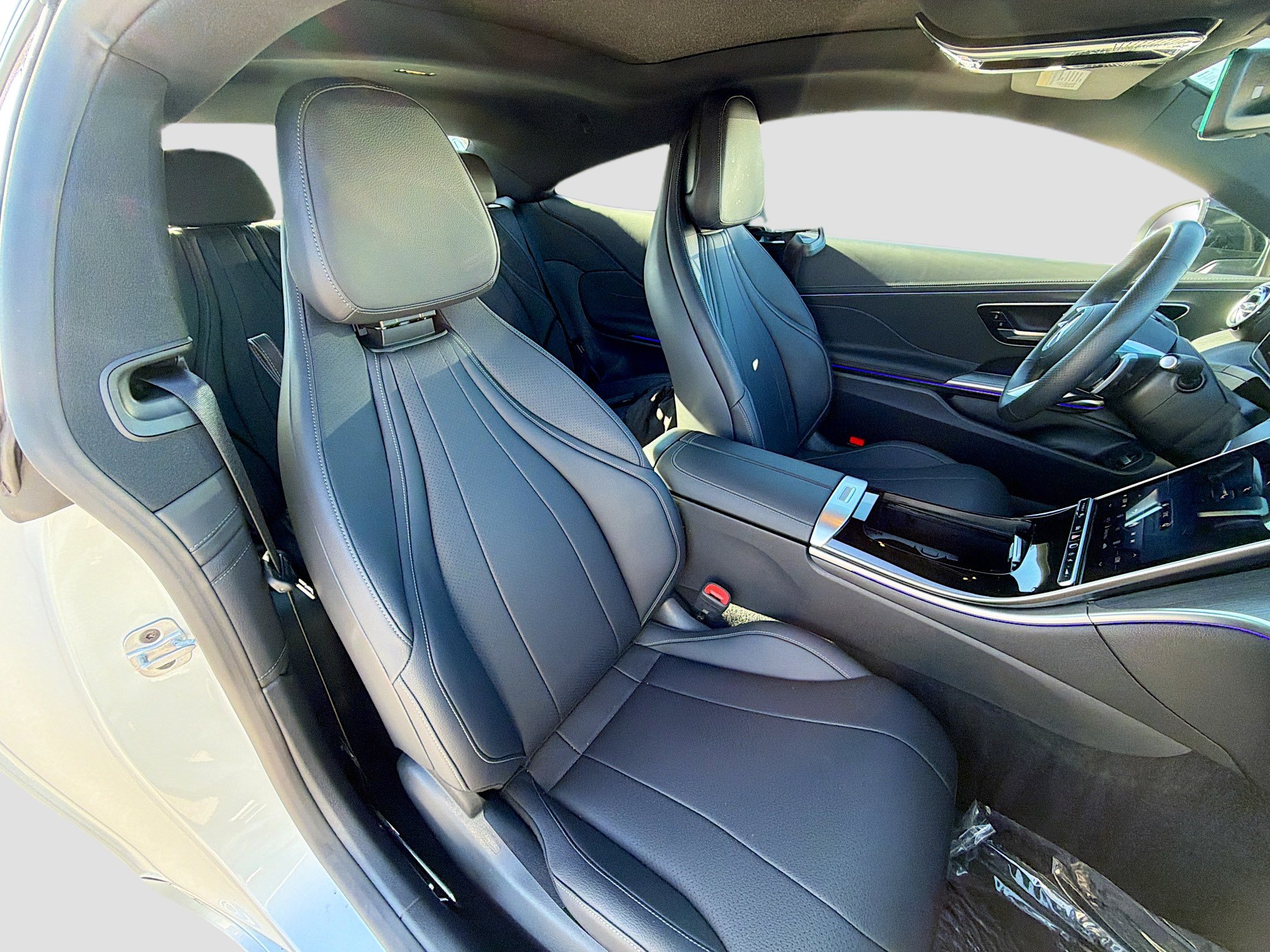 Used 2025 Mercedes-Benz CLE 300 4MATIC Coupe w/ AMG Line image 15