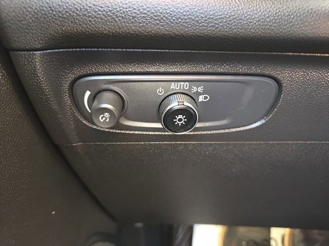 Used 2021 Buick Envision Essence w/ Sport Touring Package FWD image 25