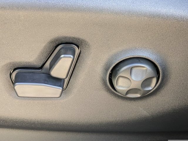 New 2026 Chrysler Voyager LX FWD image 17