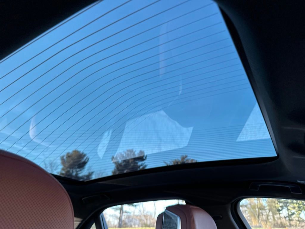 Certified 2023 BMW 760i xDrive image 34