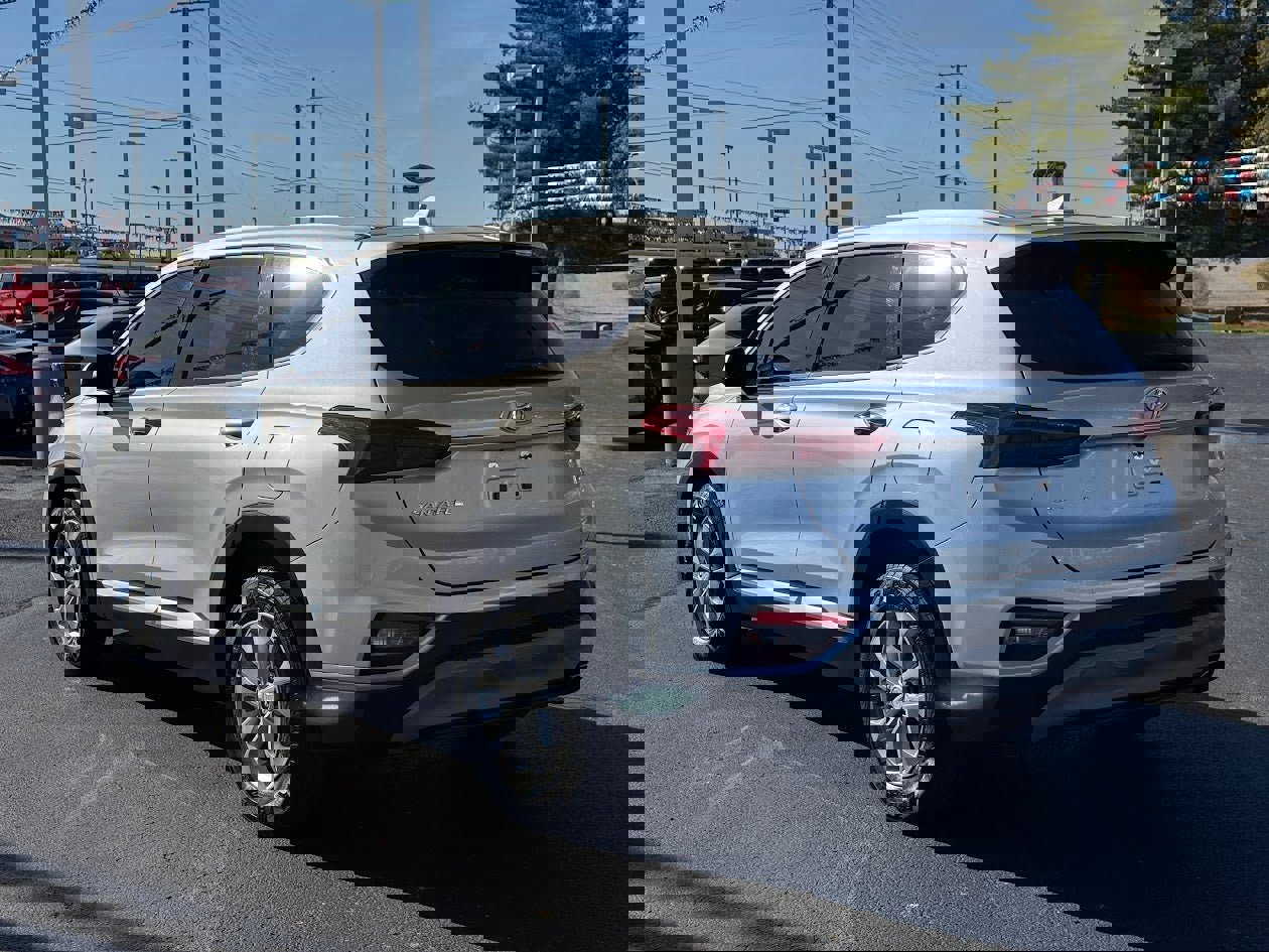 Used 2019 Hyundai Santa Fe SEL image 7