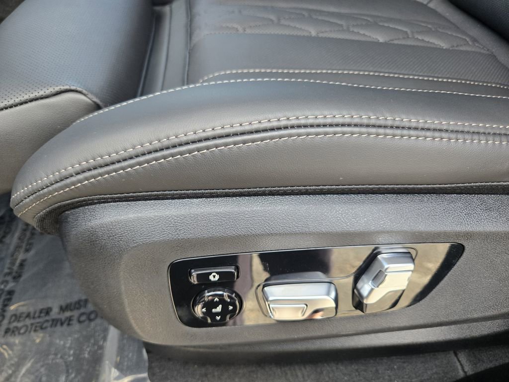 New 2026 BMW X5 M60i w/ Executive Package image 25