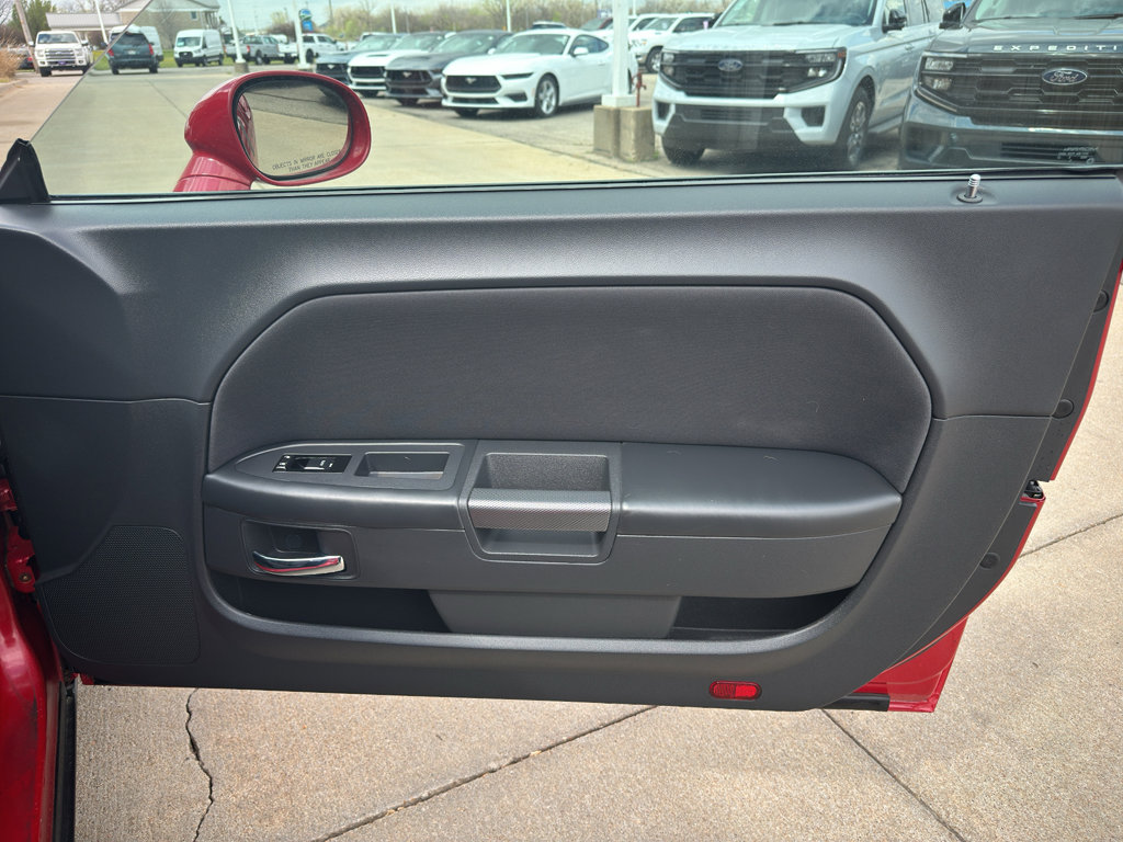 Used 2012 Dodge Challenger R/T image 25