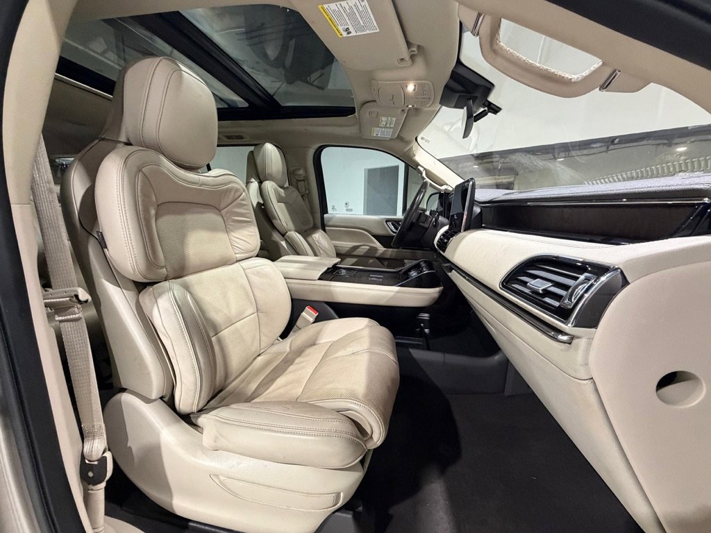 Used 2019 Lincoln Navigator L Reserve w/ Cargo Package image 38