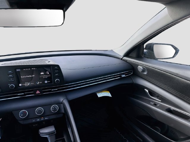 New 2026 Hyundai Elantra SE FWD image 22