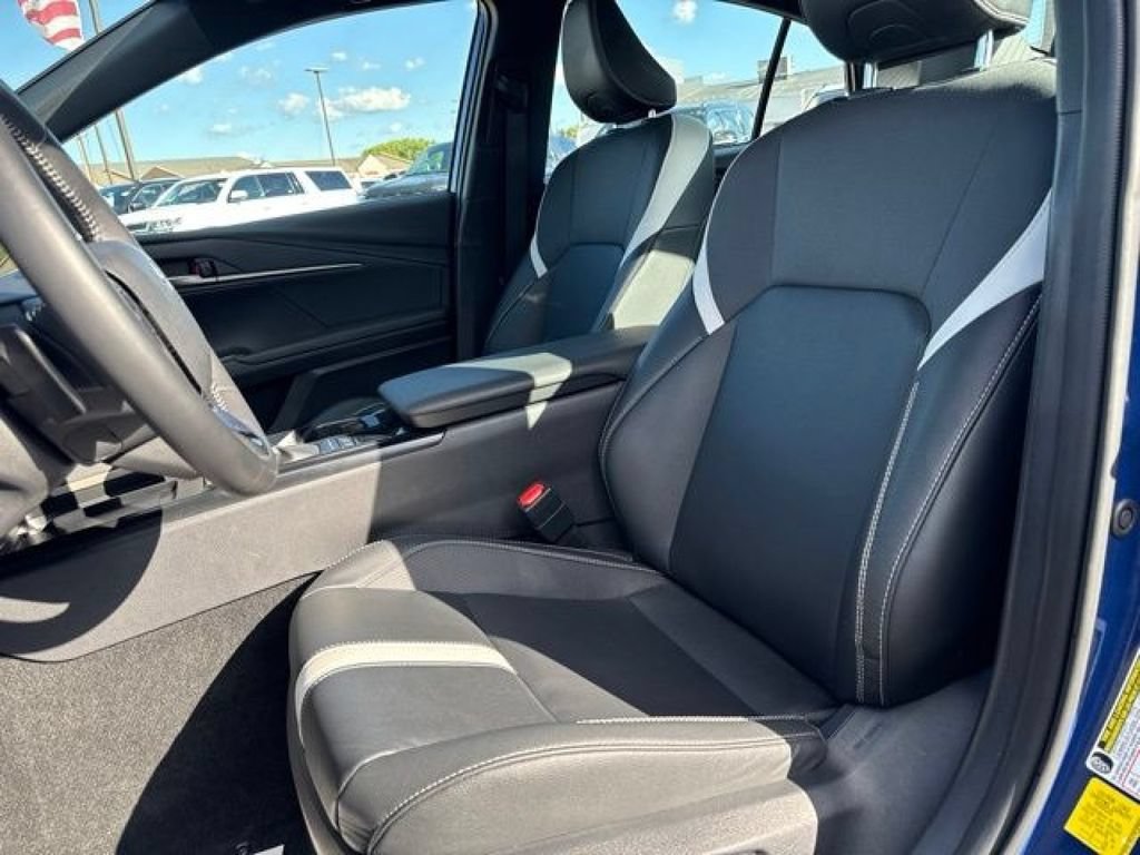 Used 2025 Toyota Camry SE FWD image 18