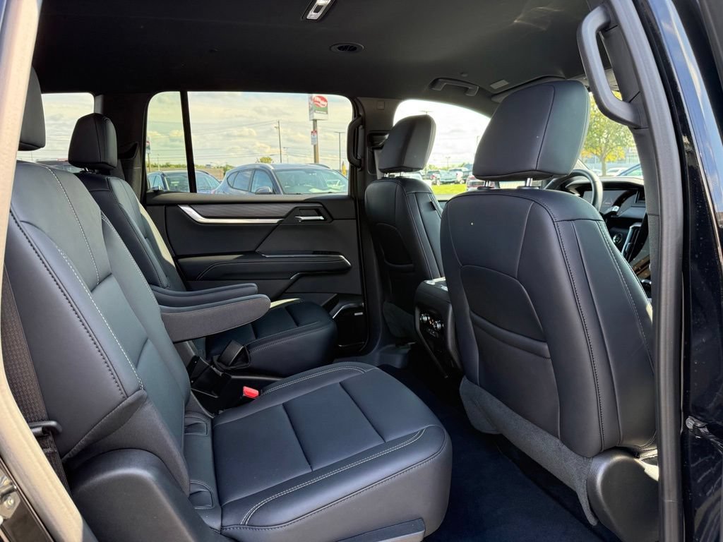 Used 2026 GMC Acadia Elevation w/ Elevation Premium Package AWD/4WD image 22
