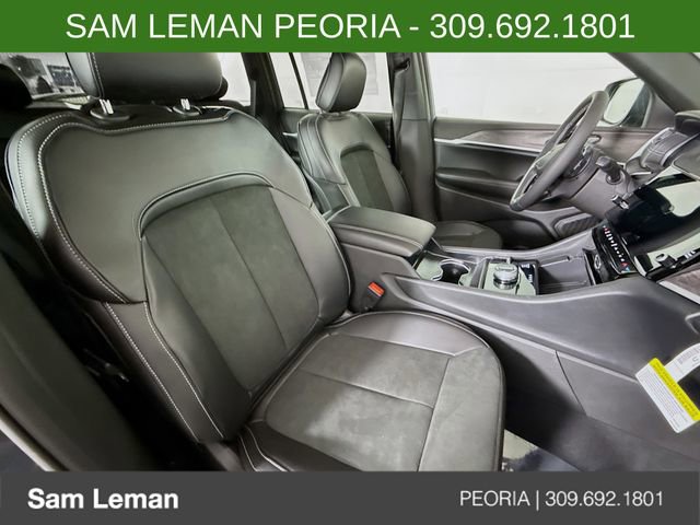 New 2026 Jeep Grand Cherokee Altitude image 28