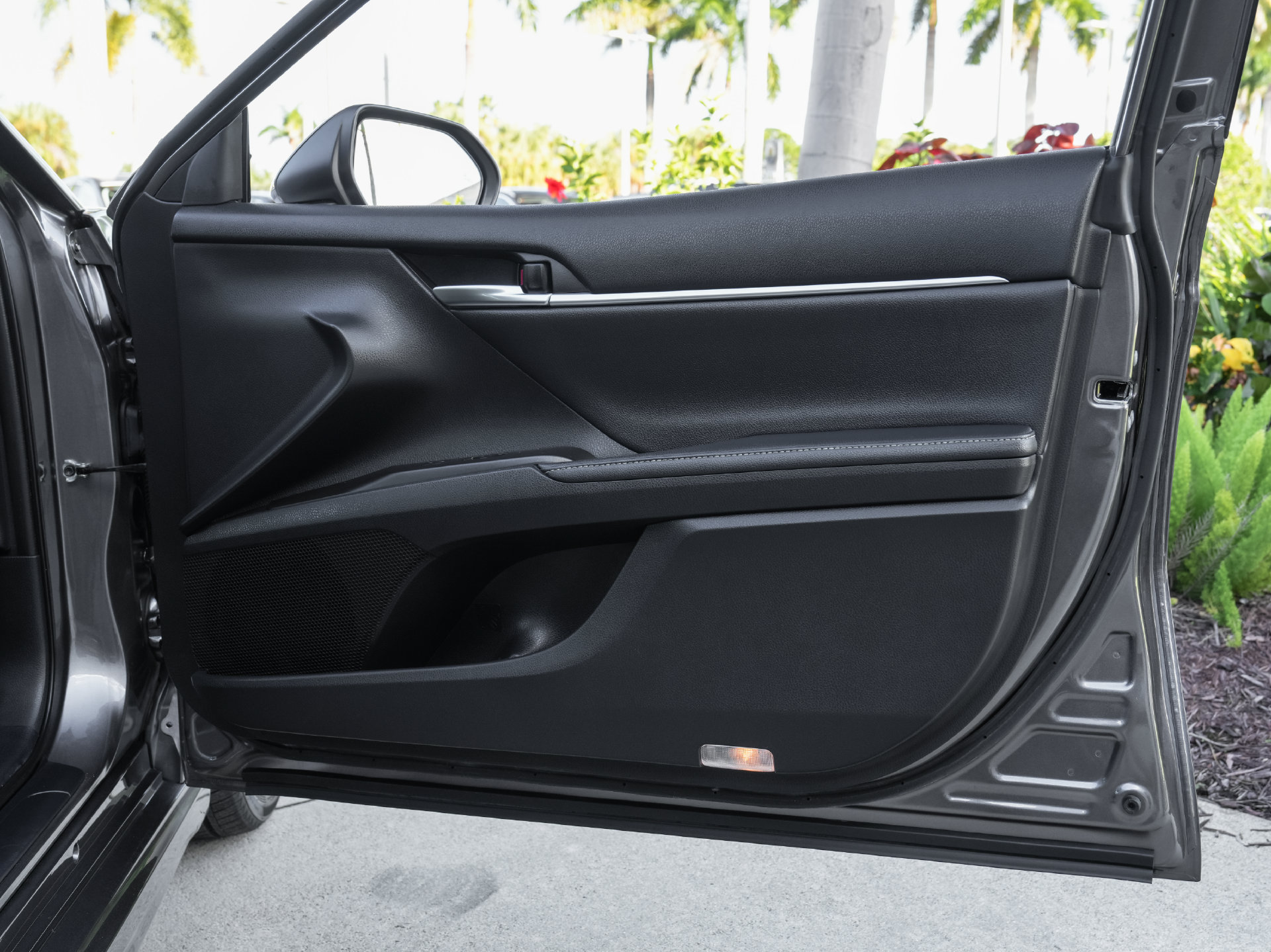 Used 2022 Toyota Camry XSE w/ Navigation Package FWD image 41