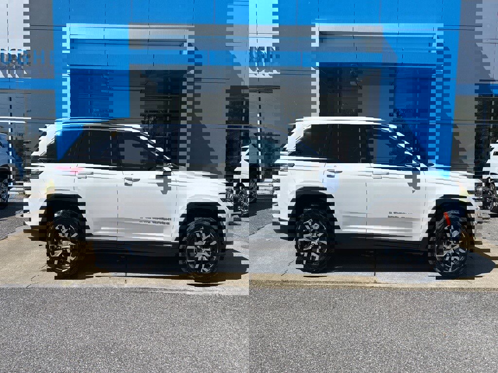 Used 2024 Jeep Grand Cherokee Limited w/ Luxury Tech Group II video 2