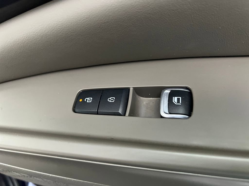 Used 2025 Kia Carnival image 29