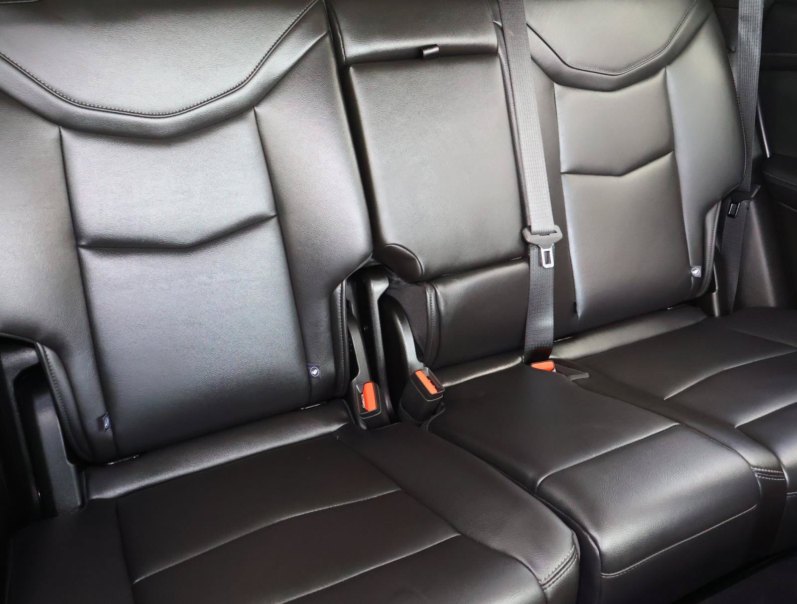 Used 2025 Cadillac XT5 Luxury w/ LPO, Floor Liner Package FWD image 23