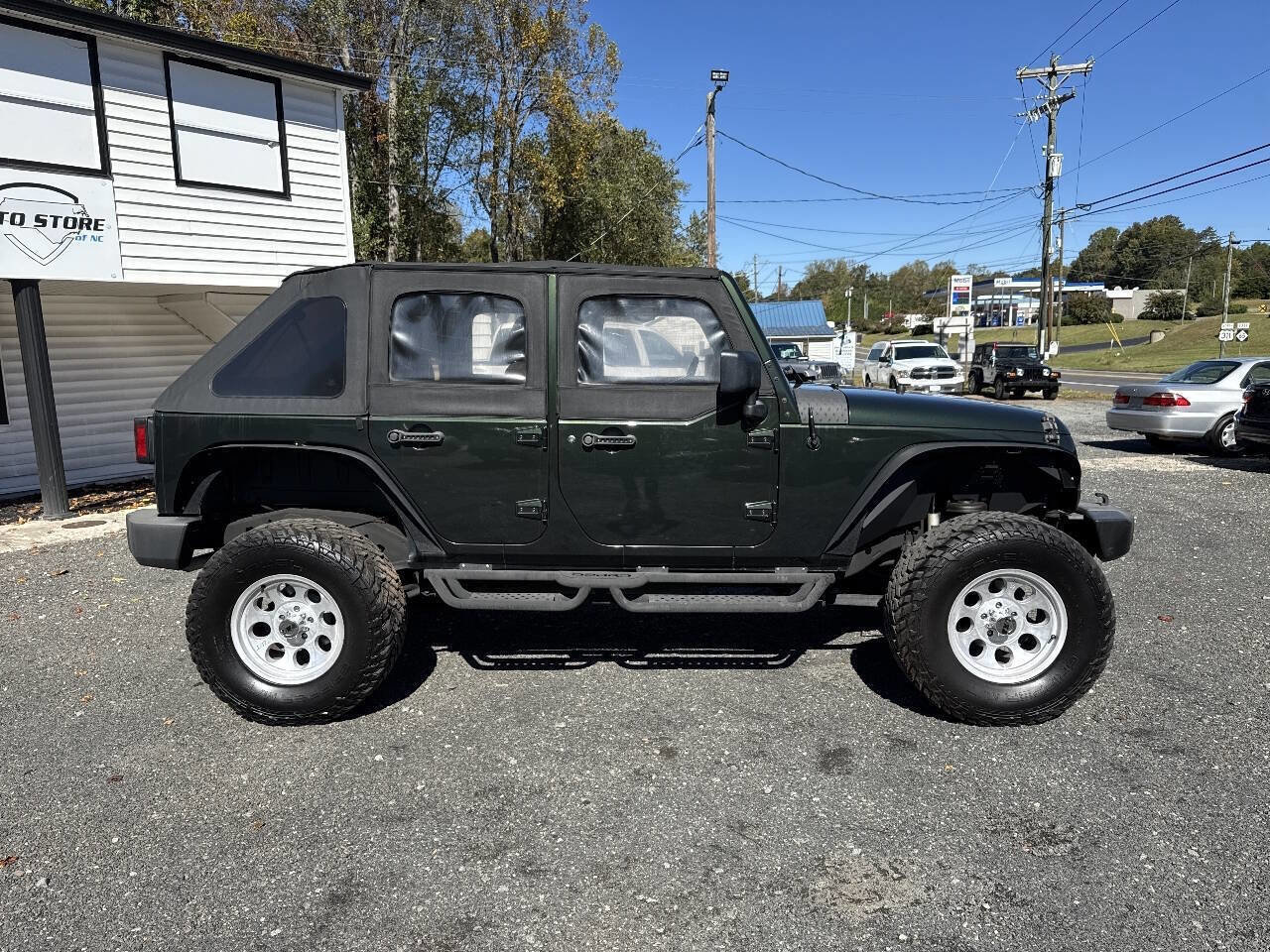 Used 2012 Jeep Wrangler Unlimited Sport w/ Connectivity Group image 3