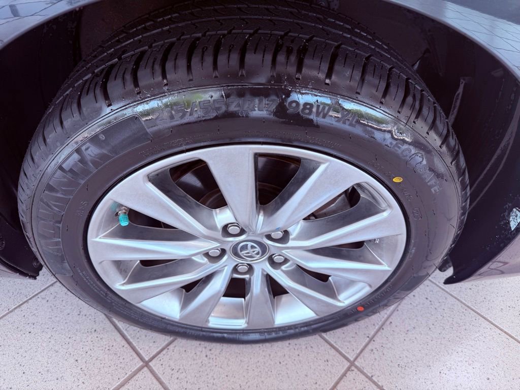 Used 2017 Toyota Camry XLE FWD image 15