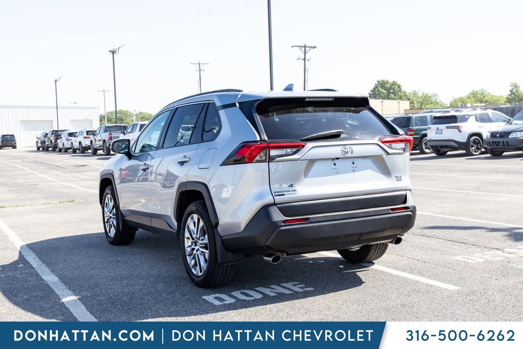 Used 2021 Toyota RAV4 XLE Premium AWD/4WD image 19