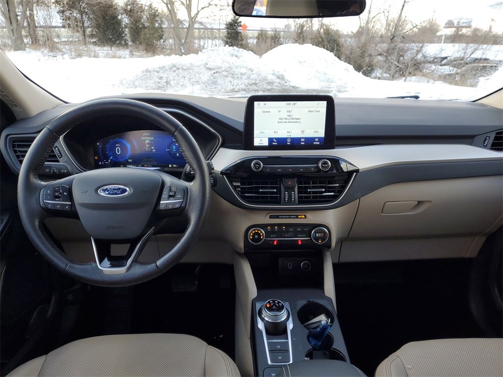 Used 2020 Ford Escape SE Sport image 16