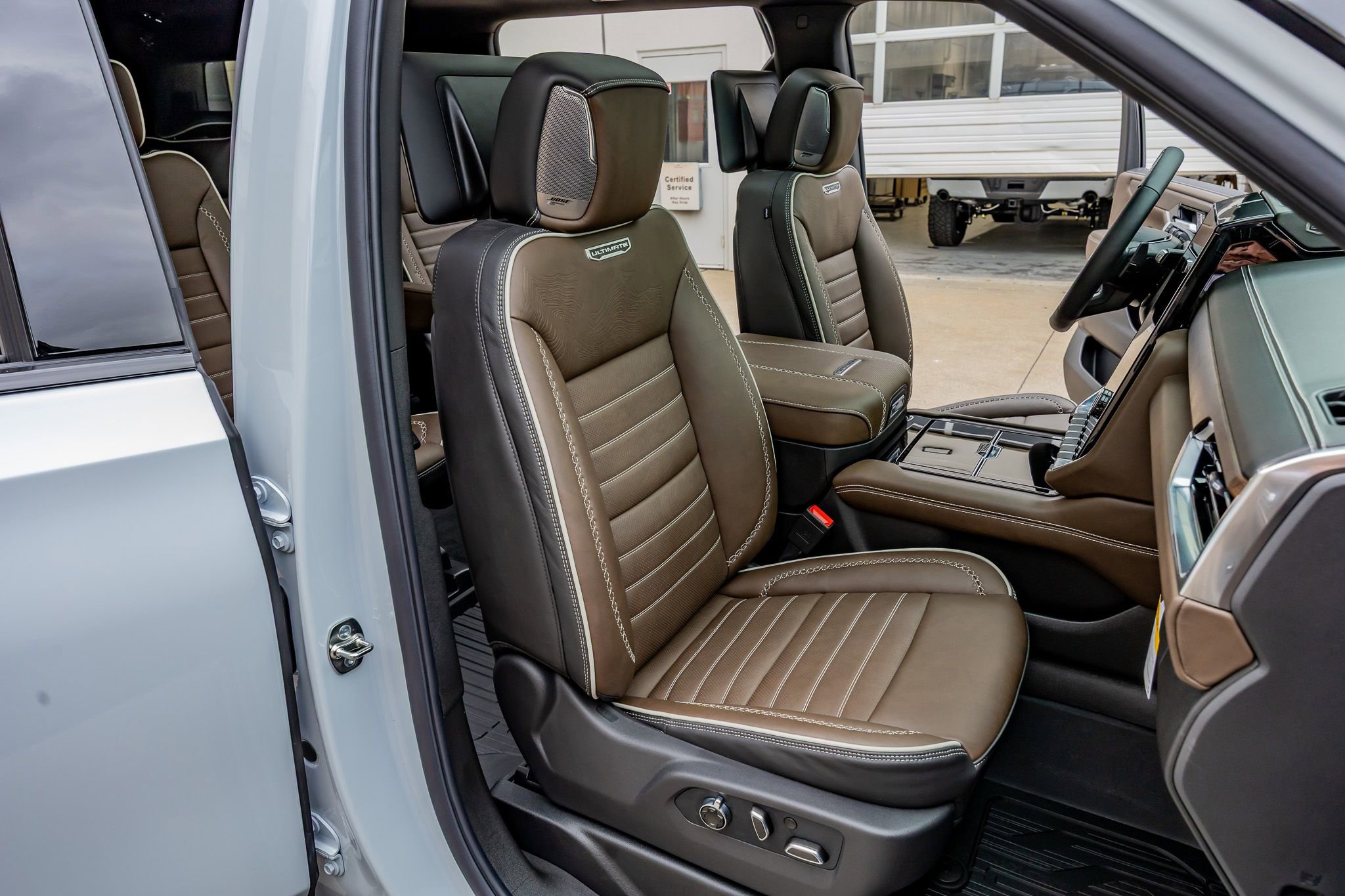 Used 2026 GMC Yukon XL Denali Ultimate AWD/4WD image 31